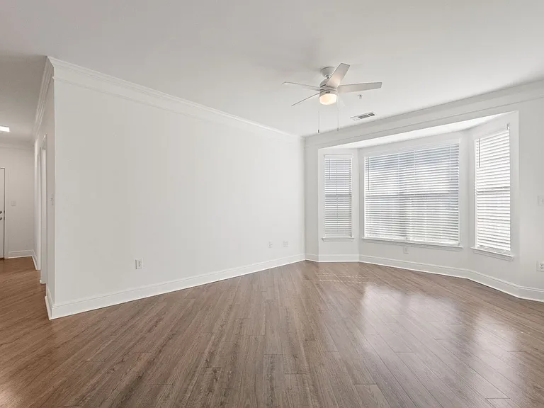 The Regent Apartment Homes — Photo 20