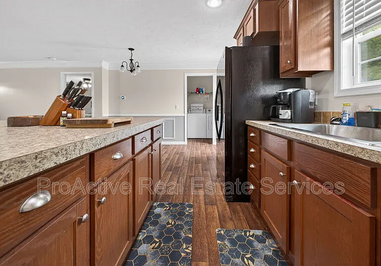 1053 Pitchkettle Rd — Photo 25