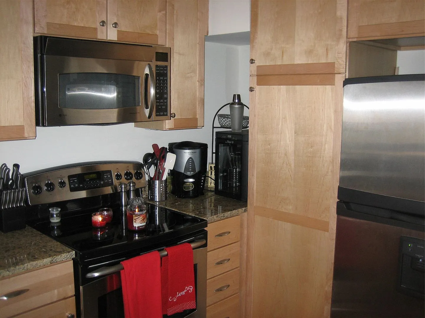 118 Finsbury In Popular Davis Park- 1 Free Month Of Rent! — Photo 3