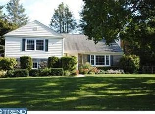 125 Clover Hill Ln, Wayne, PA 19087