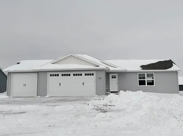 2034 Red Fox Ln, Kaukauna, WI 54130