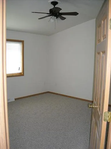 557 Alyssa St — Photo 3