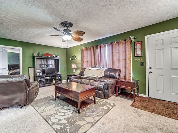 4th image of 127 Central Lake Cir