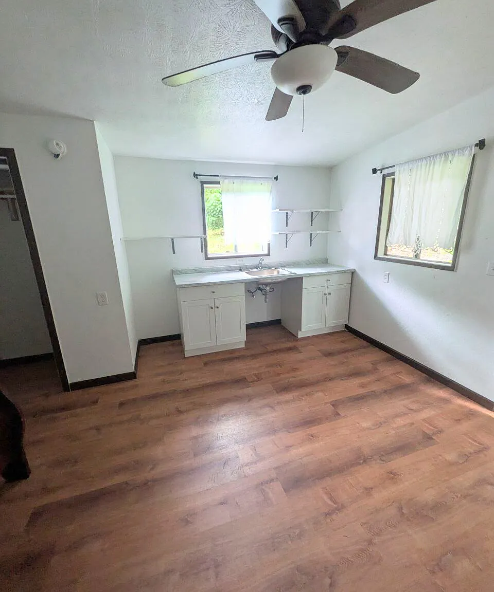 Studio, $950 — Photo 2