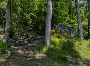 91 Carver Hollow Rd, Pleasant Shade, TN 37145
