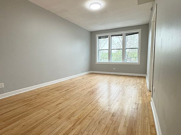 4th image of 2241 W Cortland St #2