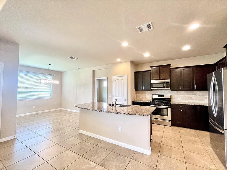 16412 Vescovo Ln — Photo 8