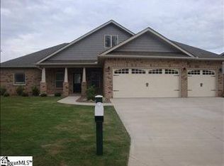 422 Slate Dr, Boiling Springs, SC 29316