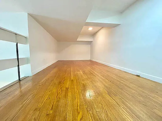 Rented by J PRESTON AND ASSOCIATES INC | media 5