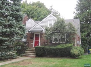 74 Oak St, Teaneck, NJ 07666