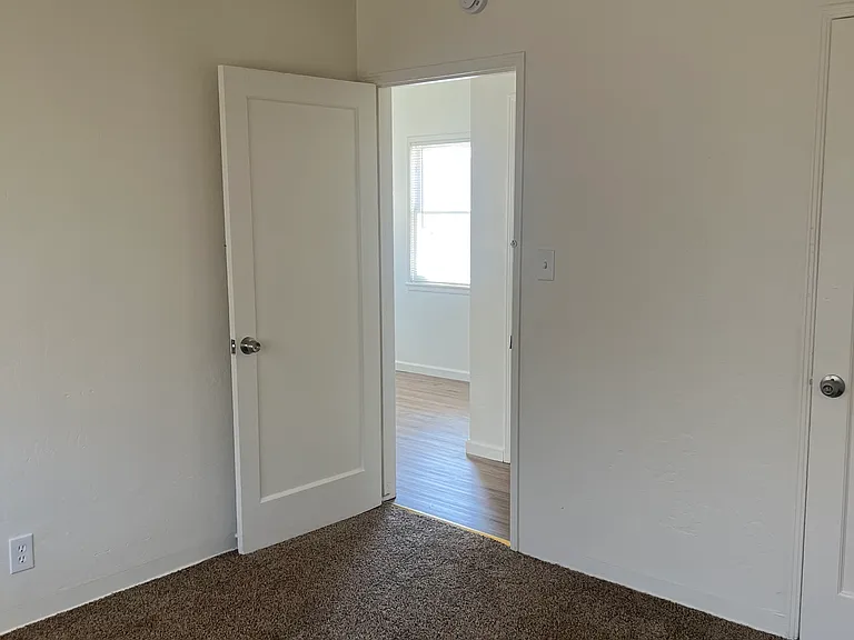 2325 Chester Ln #F — Photo 6