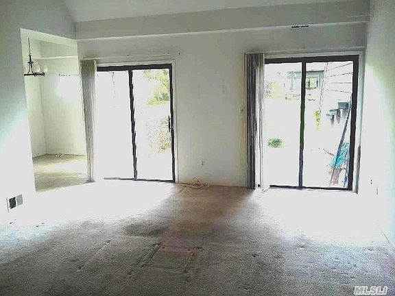 3rd image of 43 Southgate Cir
