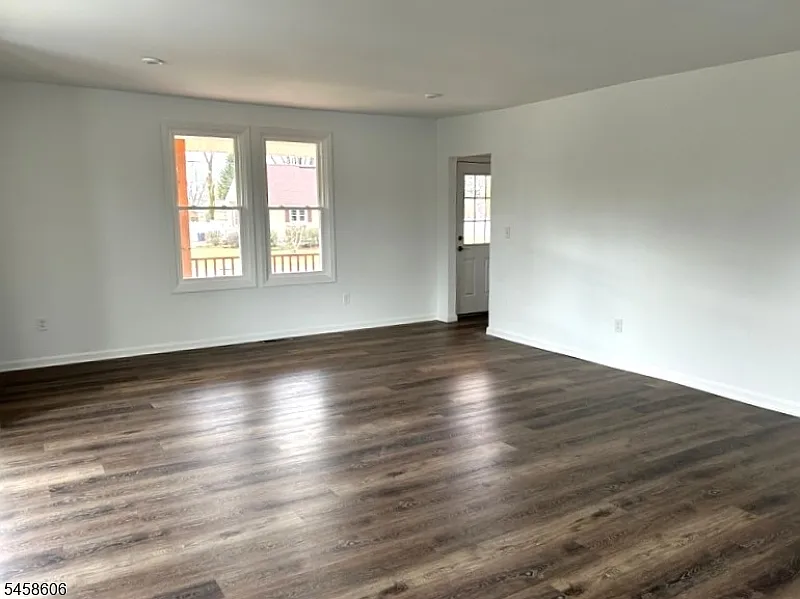 3 bed, 2.0 bath, $3,500 — Photo 4