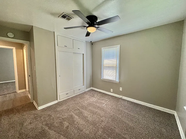 252 E Coe Dr — Photo 18