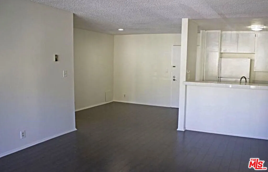 2 bed, 2.0 bath, 895 sqft, $4,500 — Photo 4