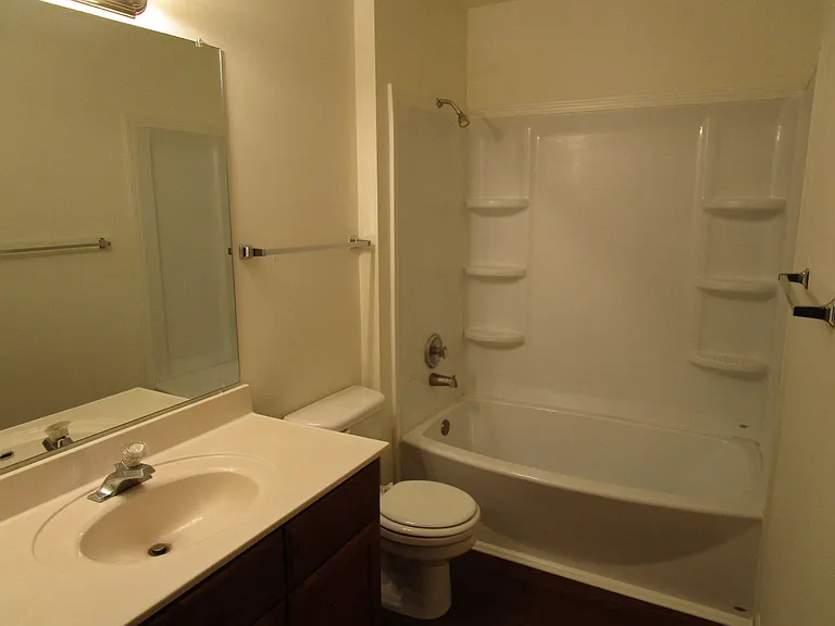 1725 Louise Cir — Photo 24