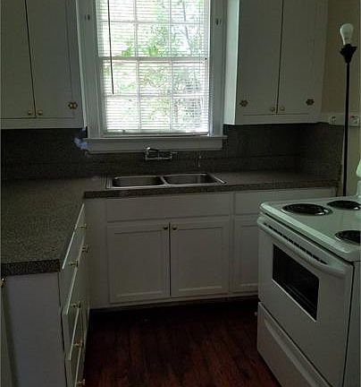 5th image of 902 E Fairview Ave #902