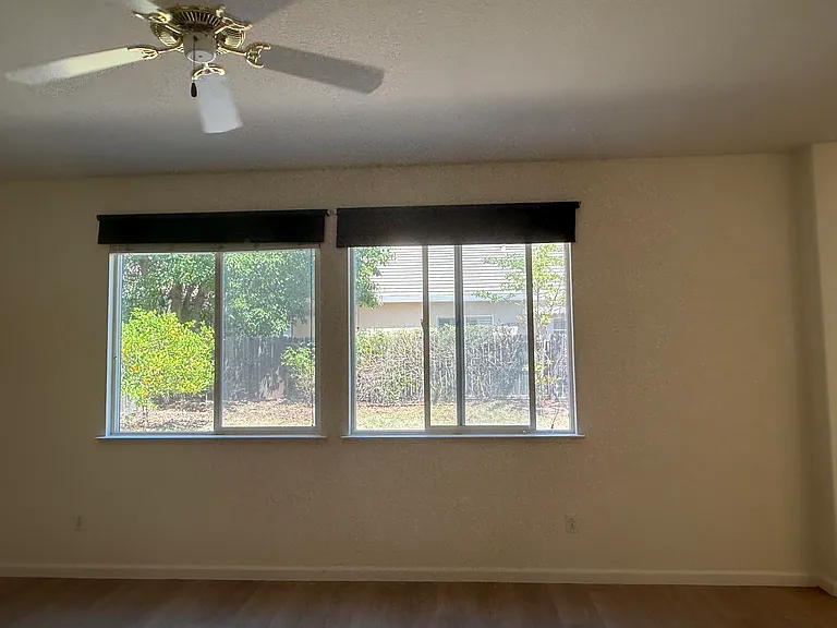9633 McKenna Dr — Photo 12