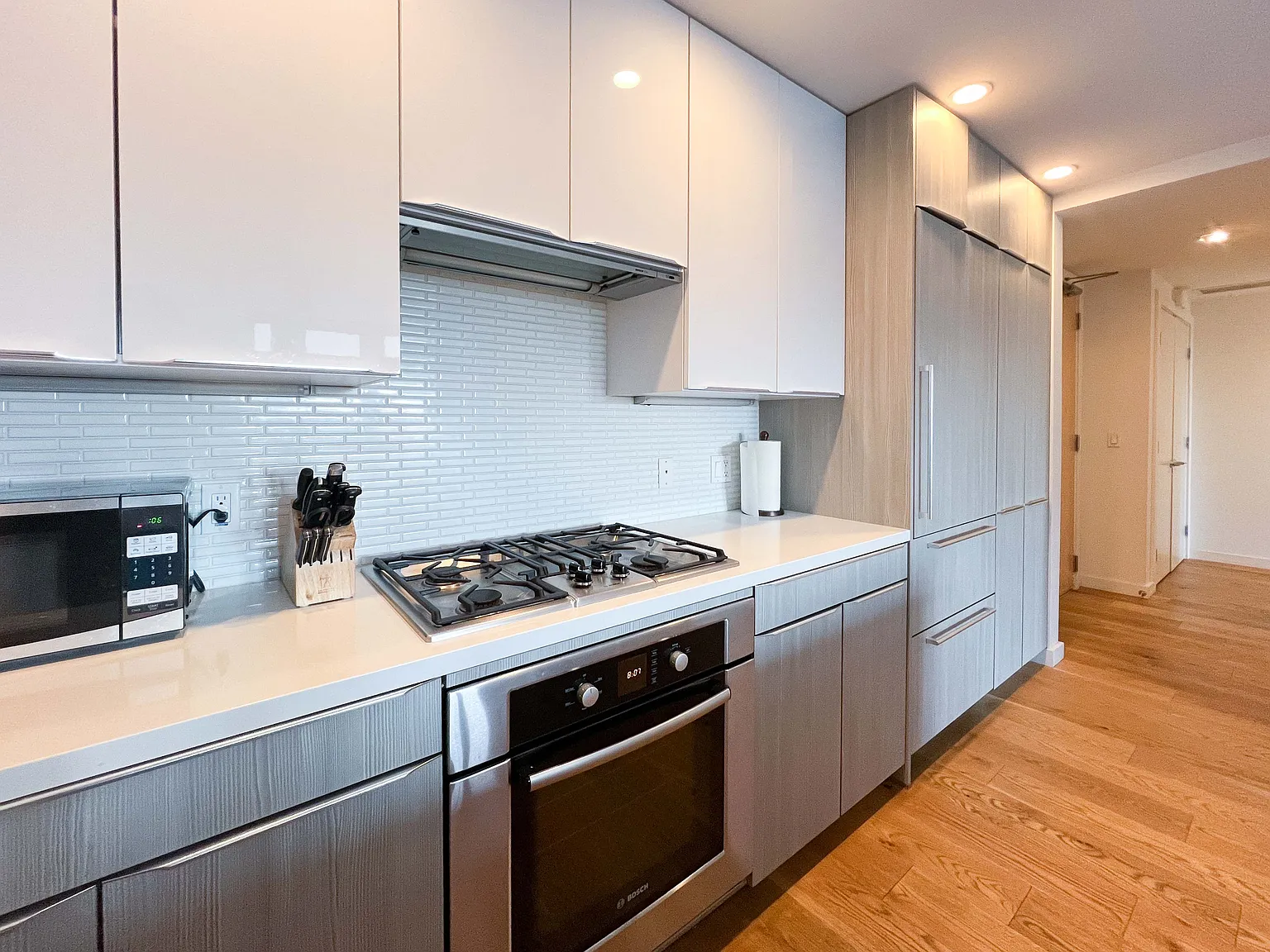 2 bed, 938 sqft, $6,500 — Photo 3