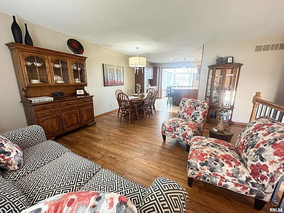 5th image of 3314 W Birkshire Dr