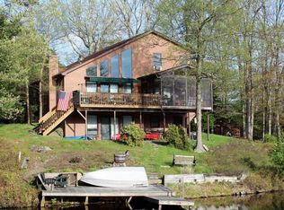 438 Log Tavern Rd, Milford, PA 18337