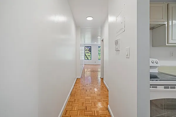 Rented by Julianna Realty Corp | media 18