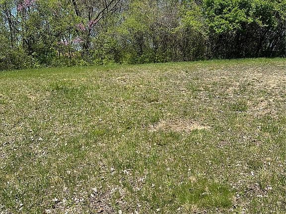 2nd image of 2439 Greystone Ln