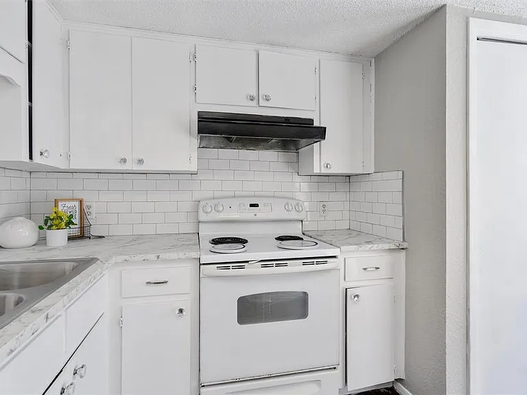 1711 Rawhide Loop — Photo 5