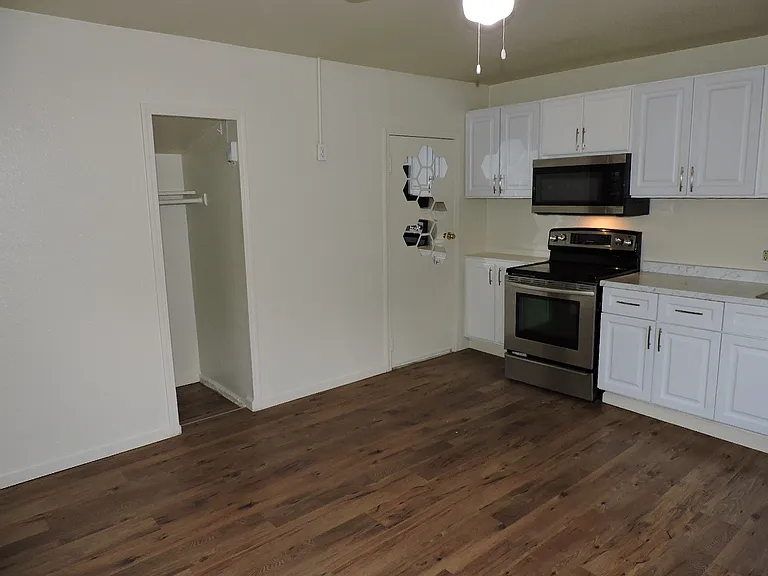 2022 Alhambra Blvd — Photo 4