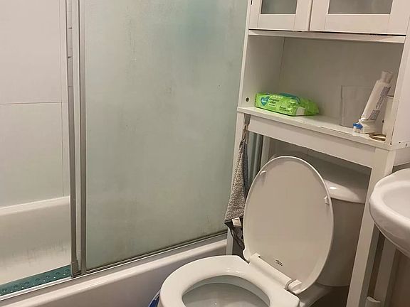 5th image of 3715 93rd St