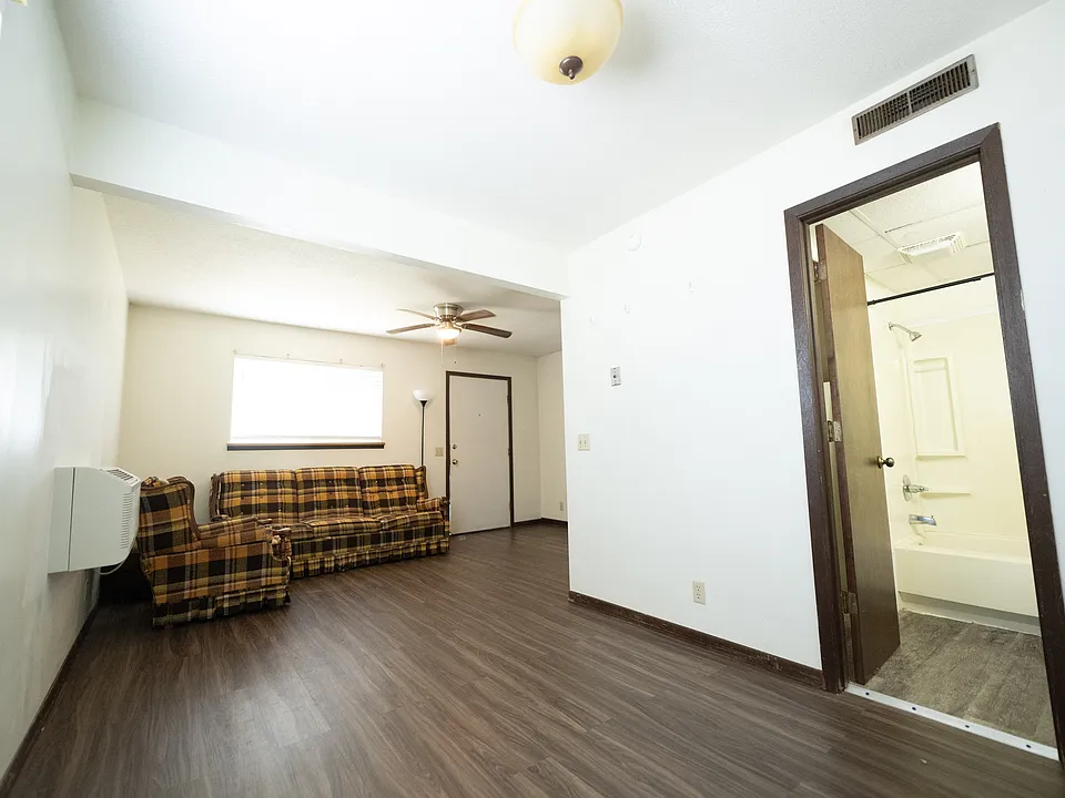 807 Exchange St #4