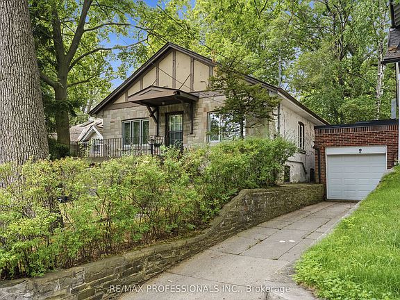 3rd image of 20 Fallingbrook Rd