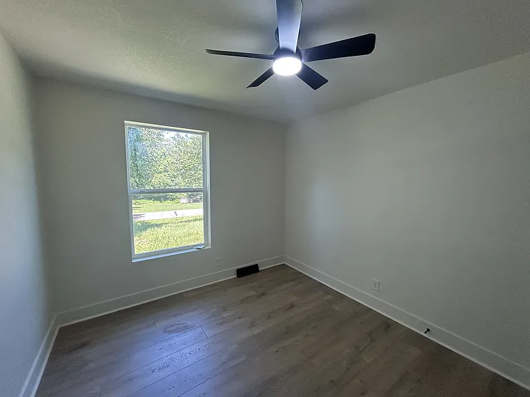 1783 Warfield Dr — Photo 21
