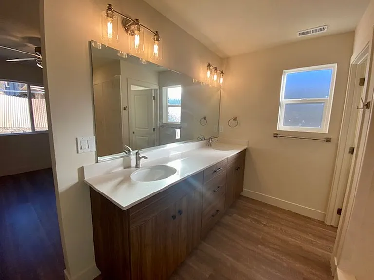 939 S 25 W — Photo 19