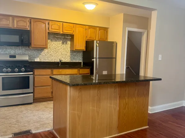 445 Random Rd, Baltimore, MD 21229