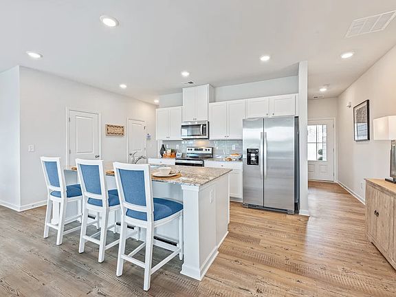 Breakfast Island Area