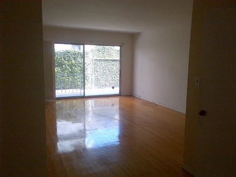 204 S Arnaz Dr #3 — Photo 3