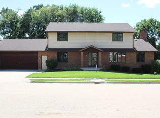 726 Krpan Ct, Dekalb, IL 60115