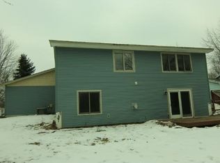 720 Conestoga Trl, Chanhassen, MN 55317