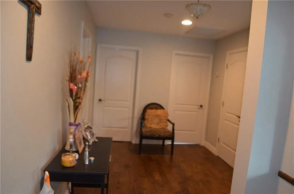 6 bed, 3450 sqft, $9,000 — Photo 4