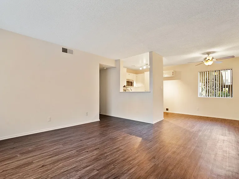 11325 Morrison St — Photo 90