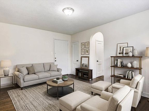 2nd image of 4701 Ravenswood Rd APT 11