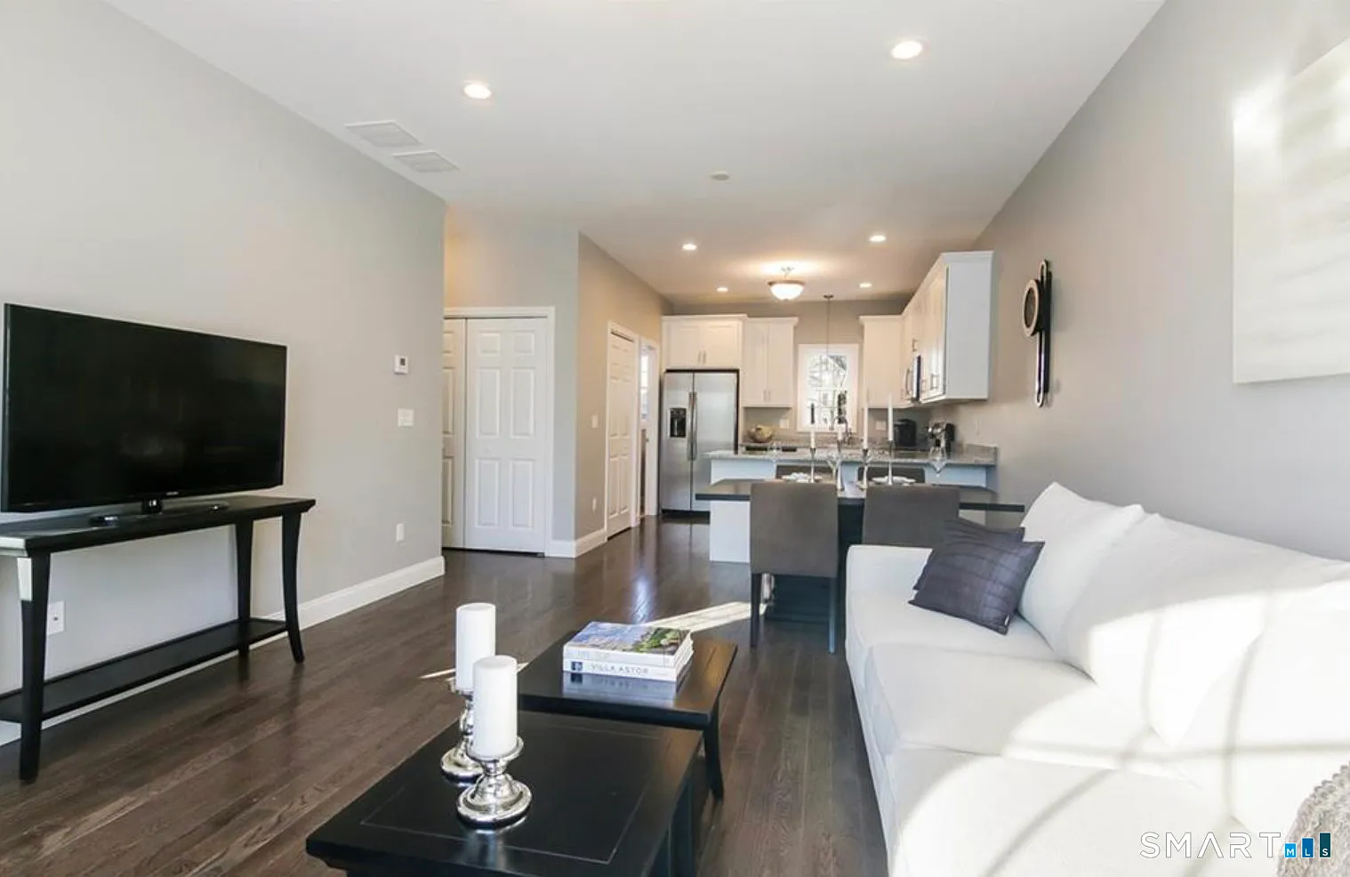 3 bed, 2.0 bath, 1150 sqft, $3,400 — Photo 3