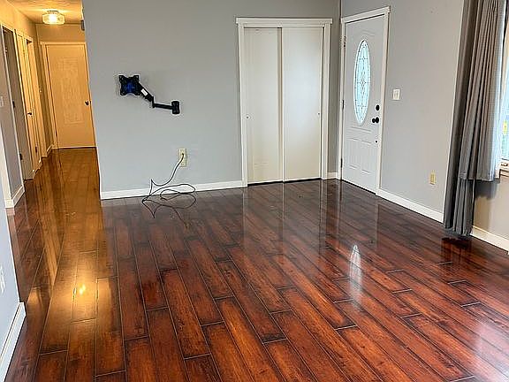 4th image of 335 W Woodland Ln