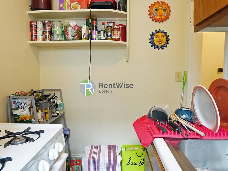 225 Kelton St #2 — Photo 7