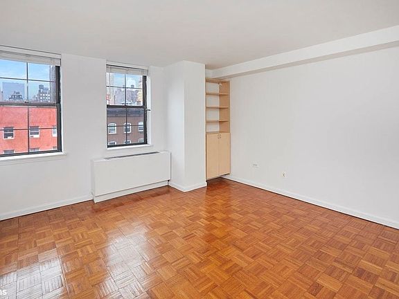 3rd image of 222 W 14th St APT 6N
