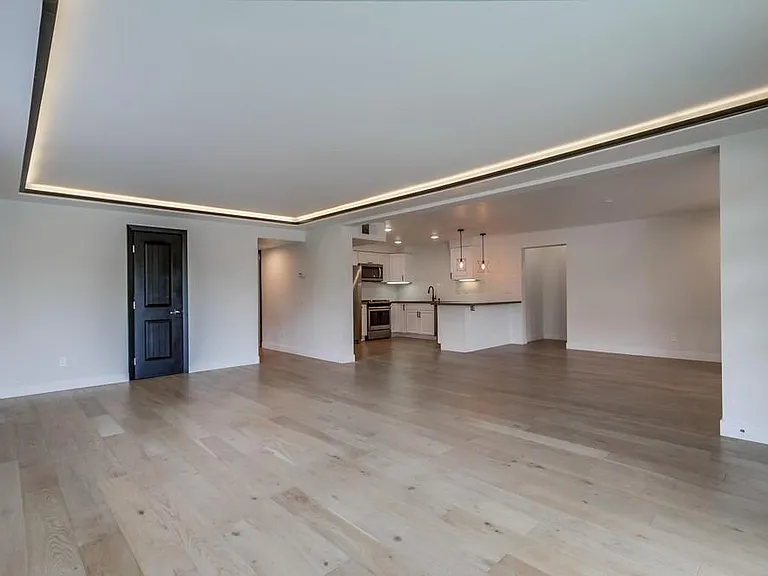 2550 Gregory Dr — Photo 10