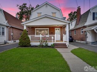 30 E Grove Ave, Woodbridge, NJ 07095