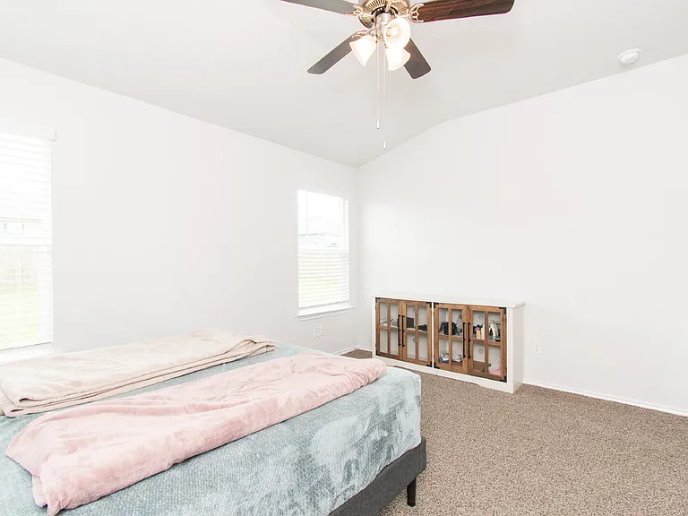 1916 Deodar Dr — Photo 12