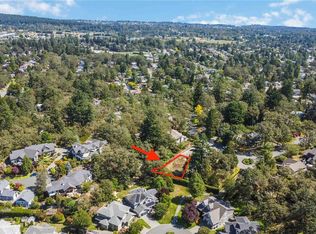 929 Woodhall Dr, Saanich, BC V8X 3L8